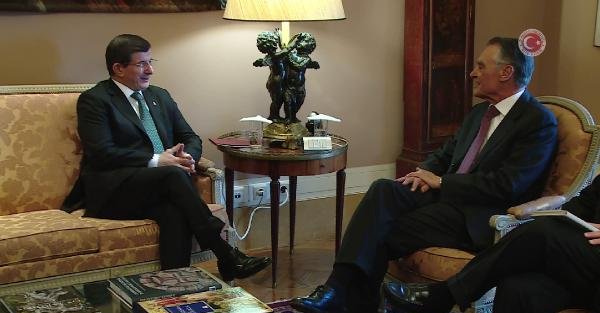 Başbakan Davutoğlu, Portekiz Cumhurbaşkanı Cavaco Silva ile görüştü