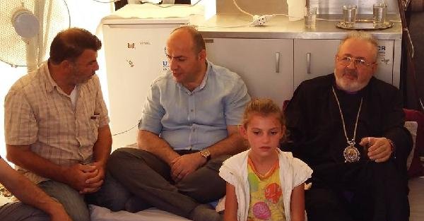 Başpiskopos Ateşyan Suriyeli sığınmacıları ziyaret etti