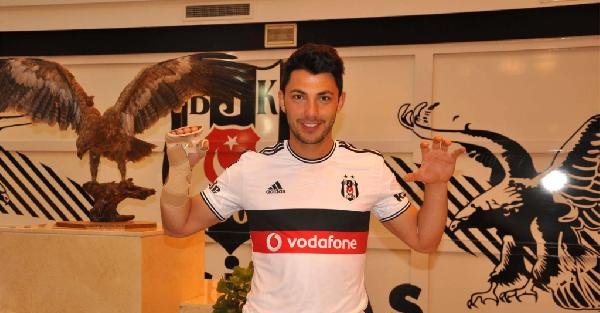 Beşiktaş, Tolgay Arslan ile 3,5+1 yıllık sözleşme imzalandığını borsaya bildirdi