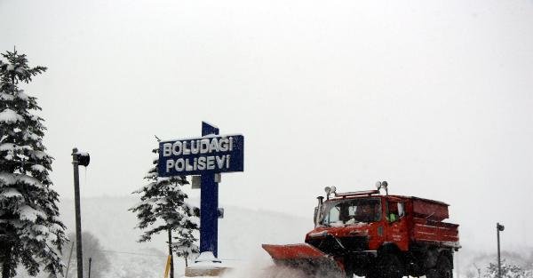 Bolu'da Nisan ayında kar çilesi - fotoğraflar