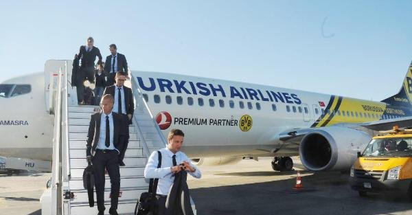 Borıssıa Dortmund Özel Logolu Thy Uçağı İle Geldı