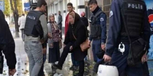 'Burası Kürdistan' diyen kadına polisten cevap