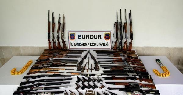 Burdur'da kaçak silah operasyonu