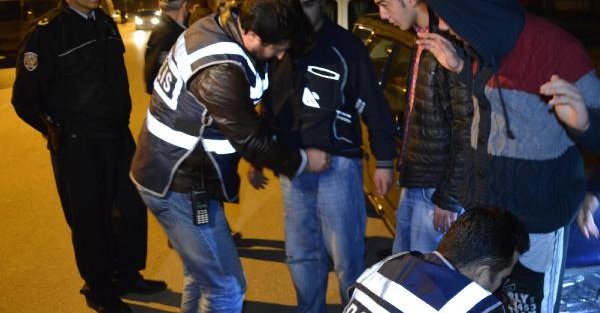 Bursa'da 400 polisin katılımı ile 'Huzur 16' operasyonu