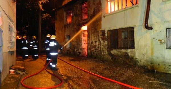 Bursa'da İki Bina Yandı