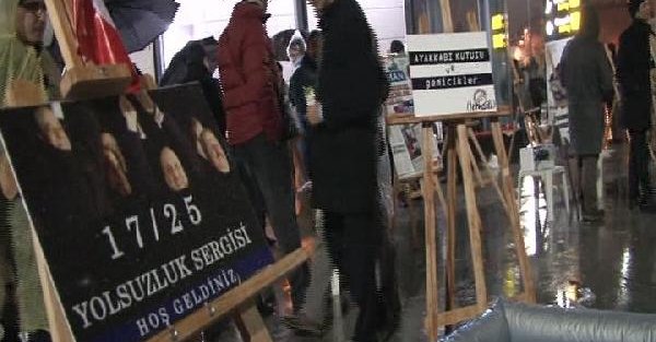ÇAĞLAYAN'DAKİ İSTANBUL ADALET SARAYI ÖNÜNDE '17 ARALIK SERGİSİ'...