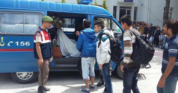 Çanakkale'de otobüste 32 Afgan kaçak