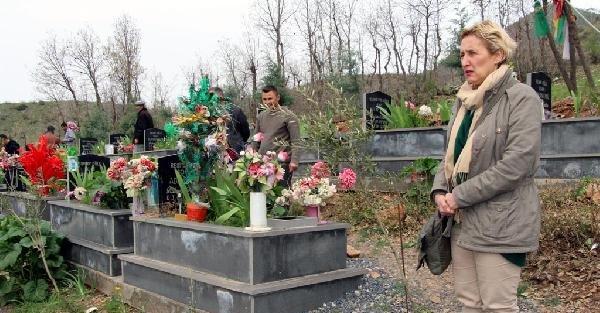 CHP'li Onur ve HAYTAP üyeleri, öldürülen katırlar için suç duyurusunda bulundu