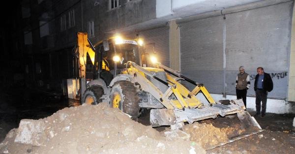 Cizre'de mahallelere kazılan 184 hendek kapatıldı