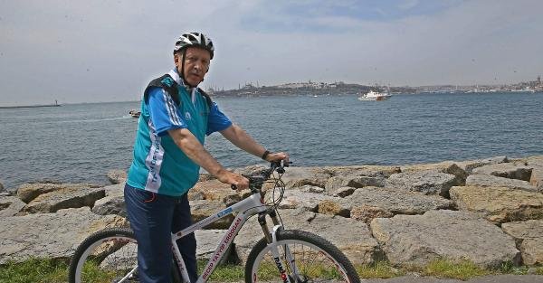 Cumhurbaşkanı Erdoğan, bisiklet turu tanıtımı için pedal bastı / fotoğraflar
