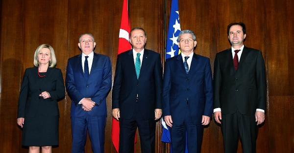 Cumhurbaşkanı Erdoğan Bosna Hersek Başbakanı ve Temsilciler Meclisi Divanı üyeleriyle görüştü