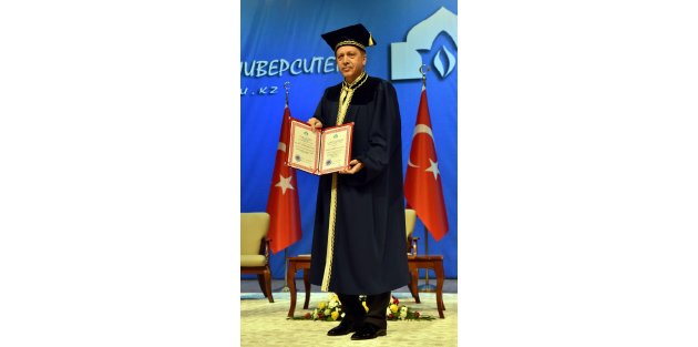 Cumhurbaşkanı Erdoğan’a fahri profesörlük ünvanı verildi