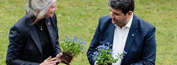 Danimarka’da Ermeni lobisinden 100 adet “Beni Unutma” çiçeği