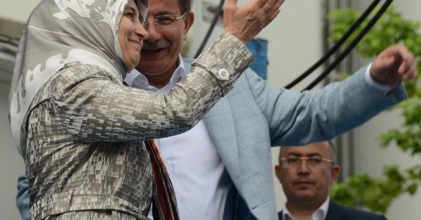 Davutoğlu’ndan CHP’ye İzmir eleştirisi: Zannedersin ki Venedik İzmir’e gelmiş
