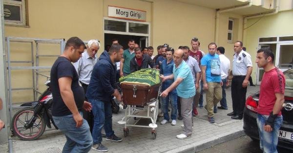 Derbi maç yolunda kazada ölen Galatasaraylı Uğur, toprağa verildi