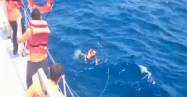 Didim'de 2 kaçak teknesi battı: 1 ölü, 20 kişi kurtuldu, 25 mayıp var (3)