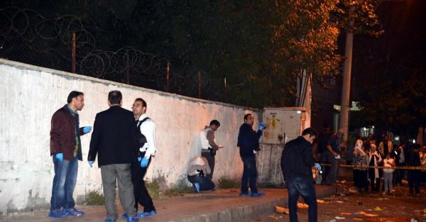 Diyarbakır'da Maskeli 2 Saldırgan Astsubayı Pazarda Başından Vurdu -fotoğraflar