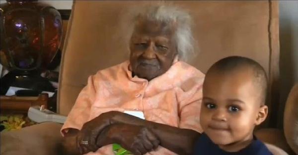 Dünyanın en yaşlı kadını 116. doğum gününü kutladı