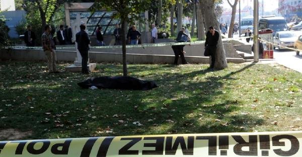 Ek /// Gezi Parkı'nda Ölü Bulundu