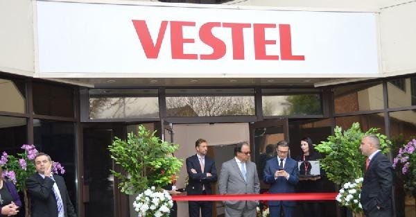 Ekonomi Bakanı Nihat Zeybekçi Londra’da Vestel’in Yeni Binasının Açılışını Yaptı