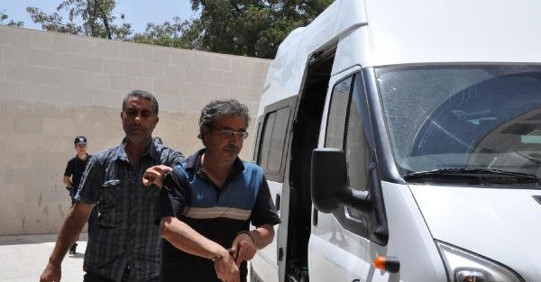 Elazığ'da eski BDP ile DBP il başkanları tutuklandı
