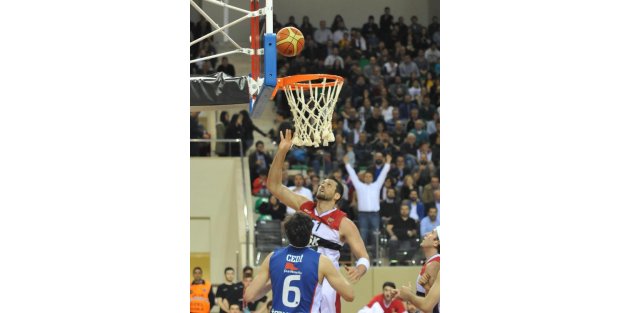 Eskişehir Basket - Anadolu Efes maç fotoğrafları