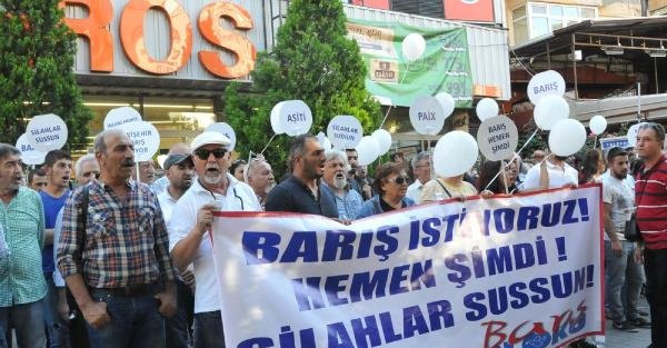 Eskişehir'de 200 kişi barış için yürüdü