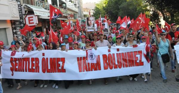 Eskişehir'de 'Teröre Karşı Birlik Yürüyüşü'ne 5 bin kişi katıldı