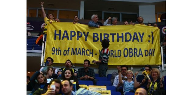 Fenerbahçeli taraftarlardan ilginç kutlama