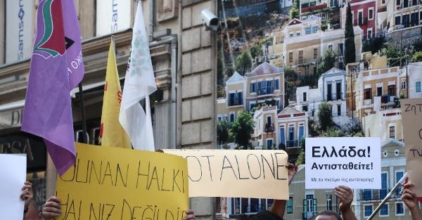 HDP ve HDK'lı gençlerden Yunan Hükümeti'ne destek
