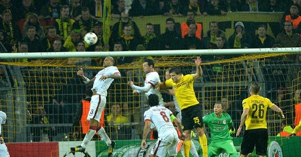 Galatasaray, Borussia Dortmund'a 4-1 Yenildi