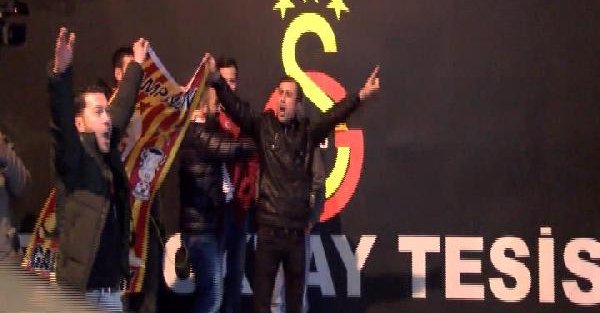 Galatasaray kafilesi Florya Tesisleri'nde
