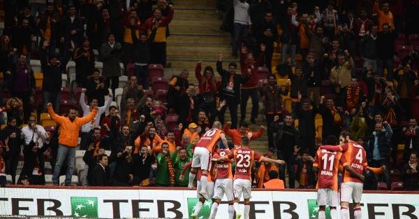 Galatasaray - Suat Altın İnşaat Kayseri Erciyesspor maçının ilk yarı fotoğrafları
