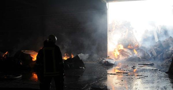 Gaziantep'te Ambalaj Fabrikasında Yangın (2)