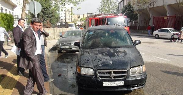 Gaziantep’te hareket halindeki araç yandı