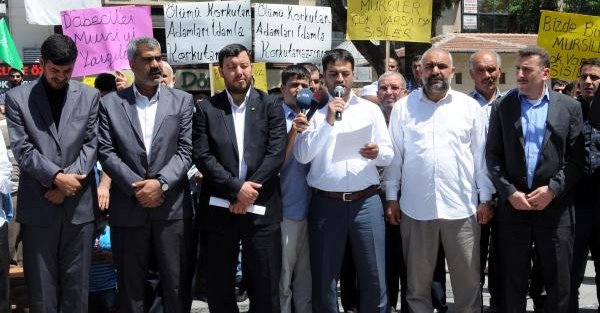 Gaziantep'te Mursi'ye verilen idam kararına tepki