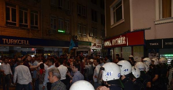 Gebze’de HDP Binasına girmek isteyen grep ile polis arasında gerginlik