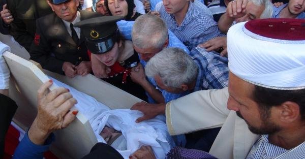 Uzman Onbaşı Zafer Çan Gözyaşlarıyla toprağa verildi