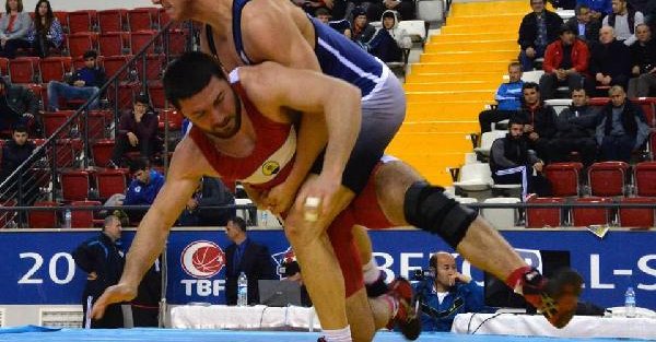 Grekoromen Güreş Türkiye Şampiyonası Mersin'de başladı