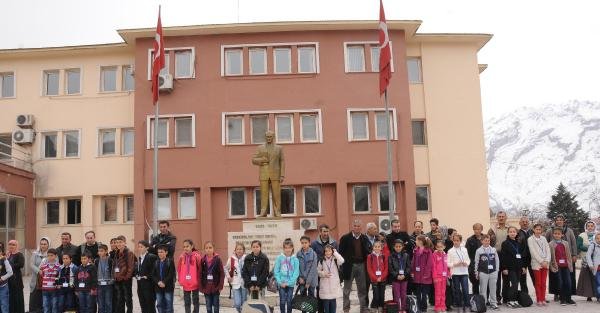 Hakkarili 50 öğrenciye 4 günlük Ankara gezisi