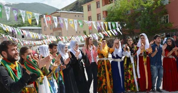 HDP'li Botan: Çatak Kaymakamı muhtarları tehdit ediyor