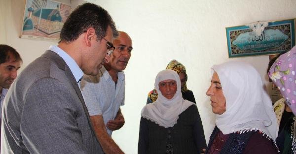 HDP'lilerden şehit askerin ailesine taziye ziyareti