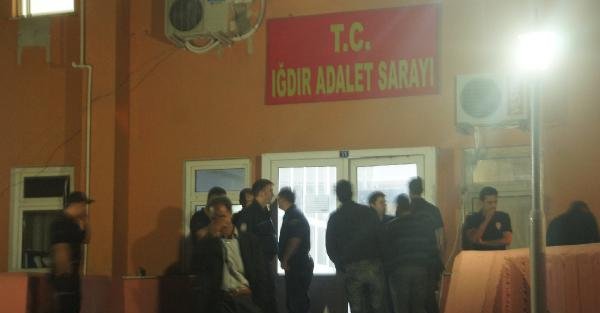 Iğdir'da Okul Yakan 5  Kişi Tutuklandı
