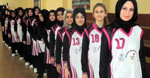 İmam Hatipli kızlar, Bosnalı ünlü basketçi Indira Kaljo’nun izinde