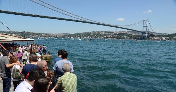 İstanbul Boğazı’nda yüzlerce tekne eylem yaptı