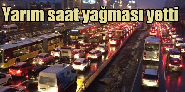İstanbul‘da kar esareti: Metrobüs seferleri durdu