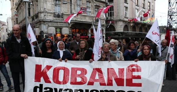 İstiklal Caddesi'nde Kobani Yürüyüşü
