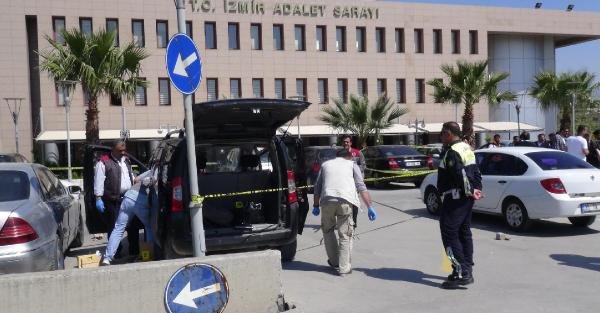 İzmir Adliyesi otoparkında 3 araçta 6 silah ele geçti, 5 kişi gözaltında