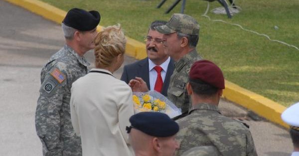 İzmir Nato Müttefik Kara Komutanlığında Komuta Devir Töreni