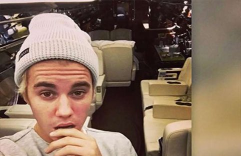 Justin Bieber satın aldığı uçağı kendine hediye etti!